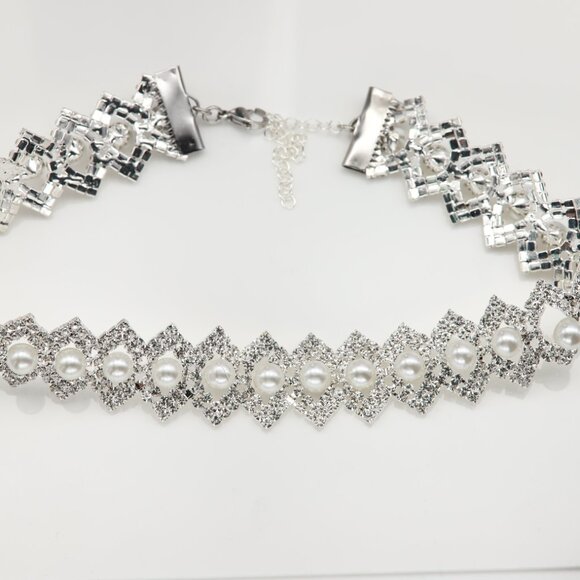 Sparkly Fancy White Stone & Pearl Choker Necklace Adjustable White Rhinestone Ch - Picture 8 of 11